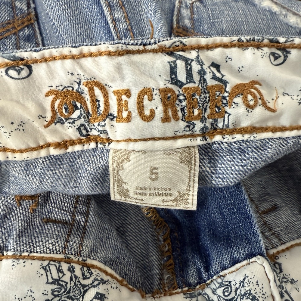 Decree Distressed Denim Jeans Shorts Women's Size 5 Y2K - Picture 8 of 9